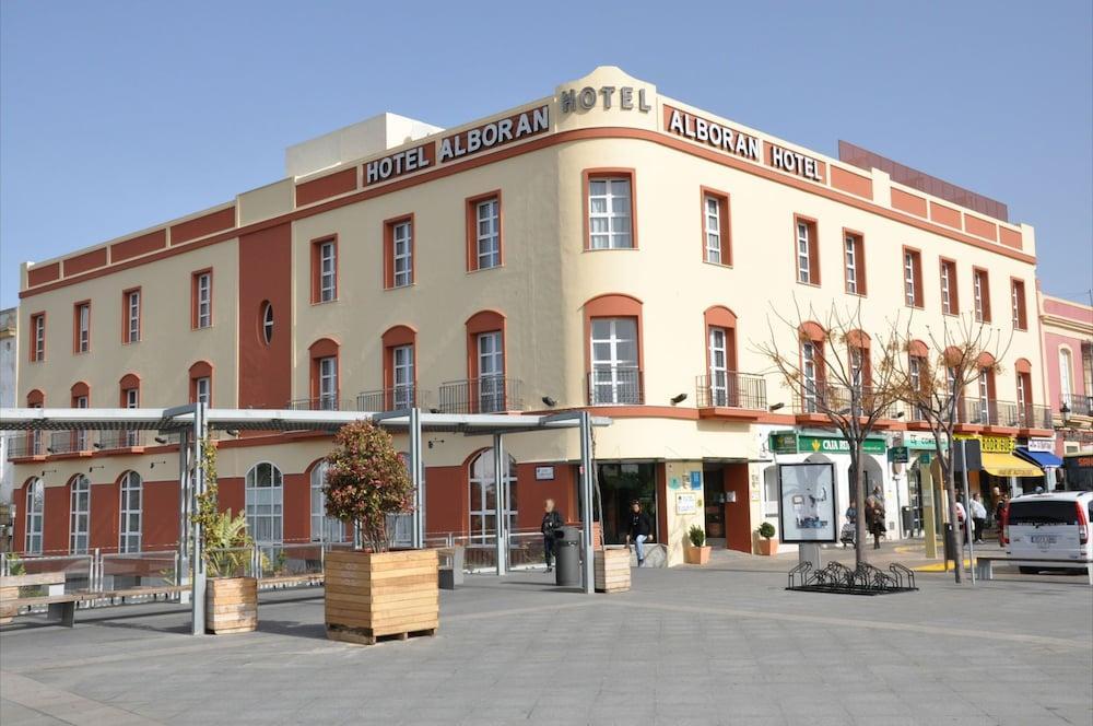 ホテル Crisol Chiclana チクラナ・デ・ラ・フロンテーラ エクステリア 写真